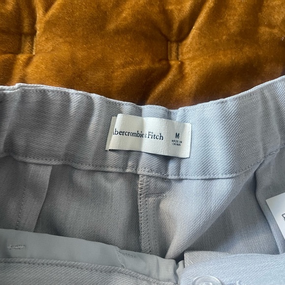 NWT Abercrombie & Fitch light Gray Sloan Shorts Size Medium - Picture 3 of 5